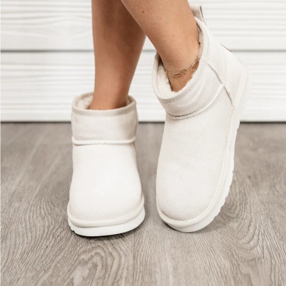 NEW LAMO Winter White Suede Kora Short Ankle Boots for women in white 1025 3m2 - Picture 1 of 10